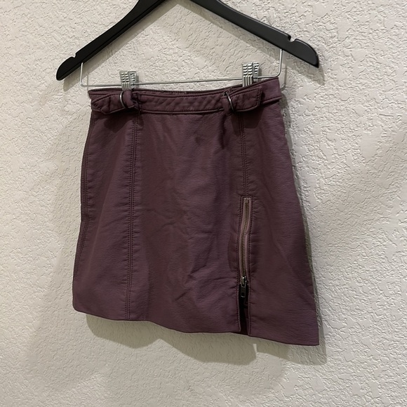 Free People Faux leather skirt in size 2 Host pick - Picture 8 of 12